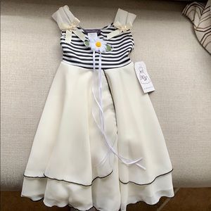 Spring dress tags still on. Toddle 3/4